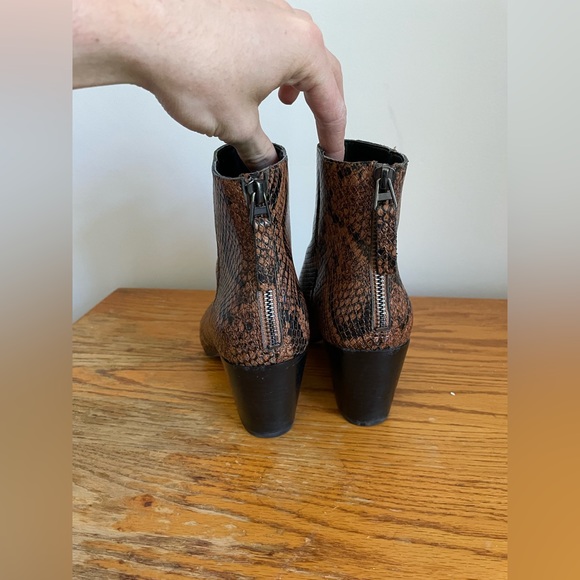 Dolce Vita Issa Snakeskin Boots Size 6 - Picture 3 of 6